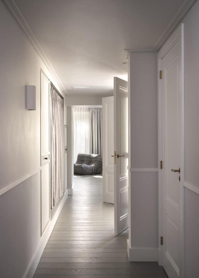 Boutique Hotel Benedict Noordwijk Zewnętrze zdjęcie A typical corridor