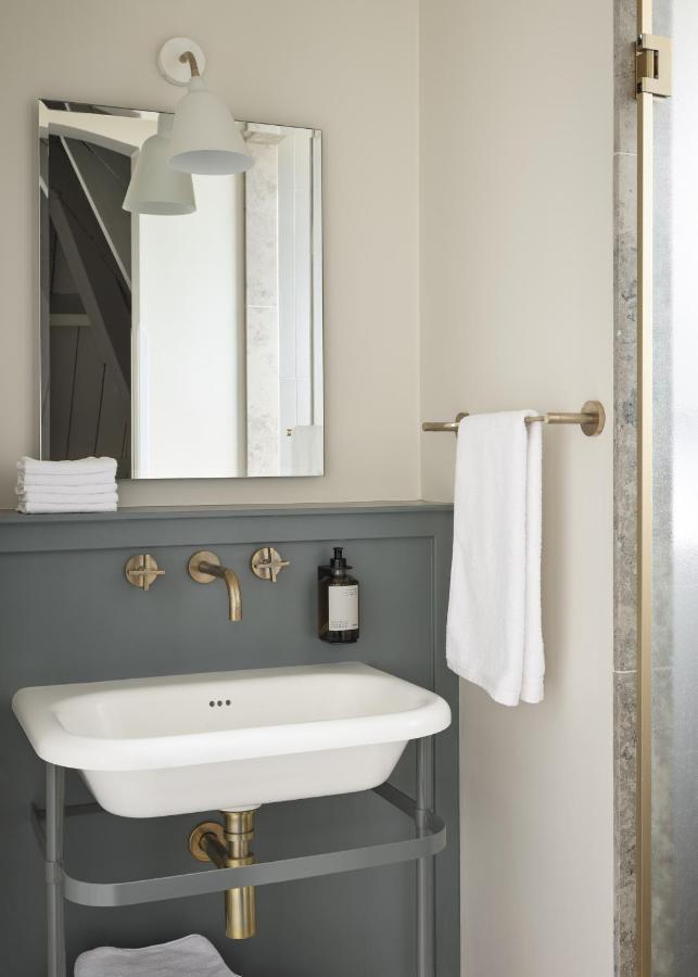 Boutique Hotel Benedict Noordwijk Zewnętrze zdjęcie A towel bar
