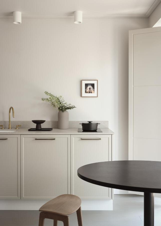 Boutique Hotel Benedict Noordwijk Zewnętrze zdjęcie A kitchen with a minimalist design