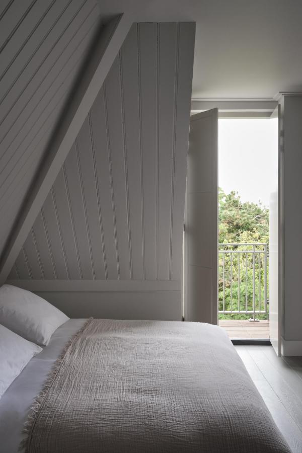 Boutique Hotel Benedict Noordwijk Zewnętrze zdjęcie A bedroom at the hotel