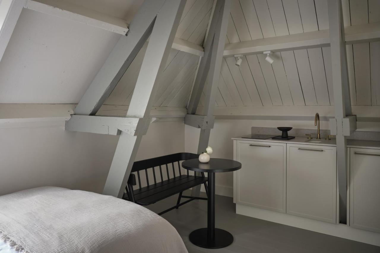 Boutique Hotel Benedict Noordwijk Zewnętrze zdjęcie A room at the hotel