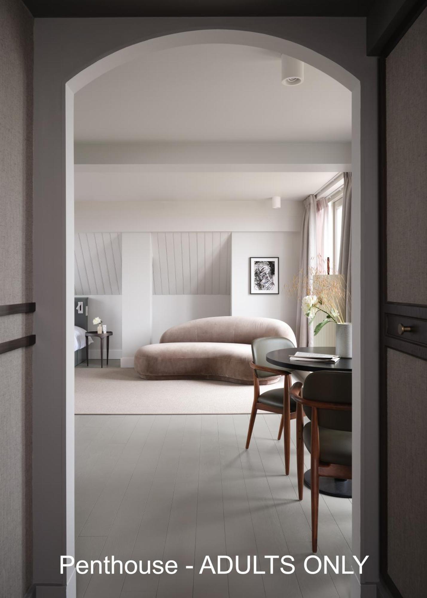 Boutique Hotel Benedict Noordwijk Zewnętrze zdjęcie A suite at the Mandarin Oriental, Paris